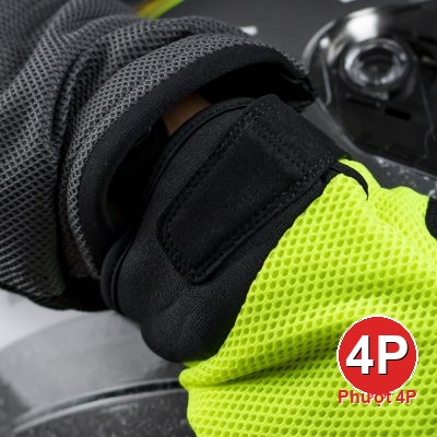 dây gài của găng tay may tỉ mỉ chắc chắn